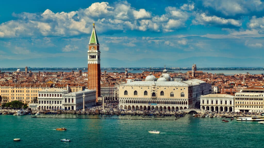 PIAZZA SAN MARCO objectiv ® Raumakustik und Möbel